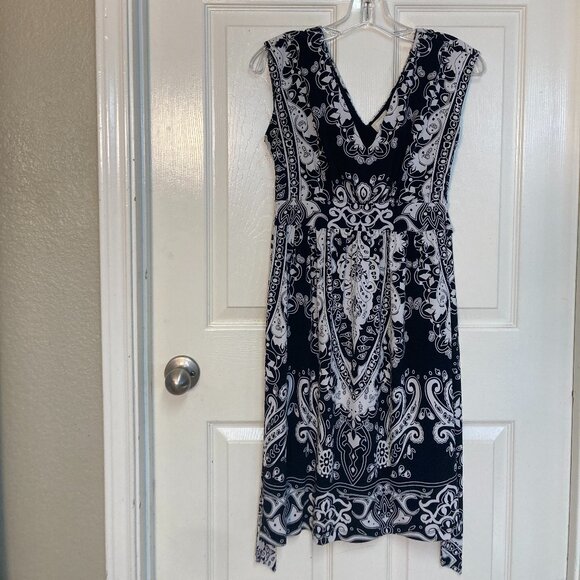 eci New York Dress black with white patter sze 2 - Picture 1 of 1